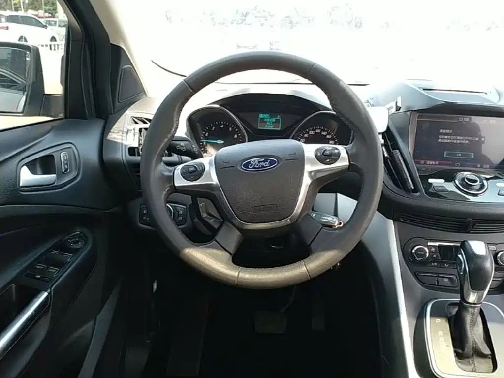 Ford Kuga — миниатюра 11