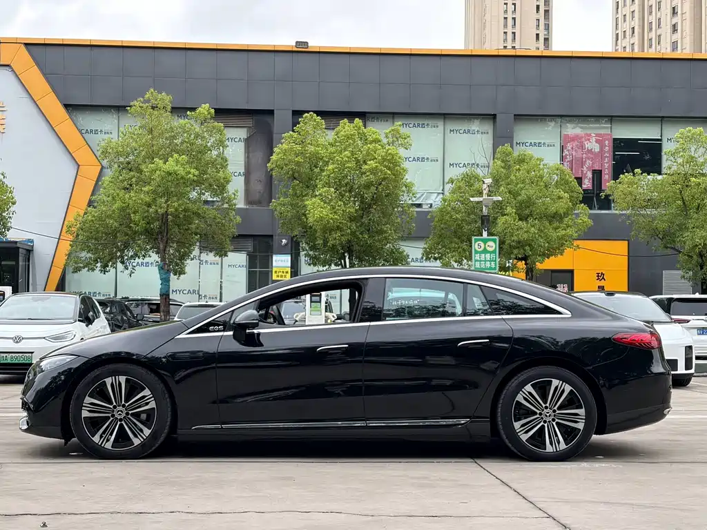 Mercedes-Benz EQS — миниатюра 13