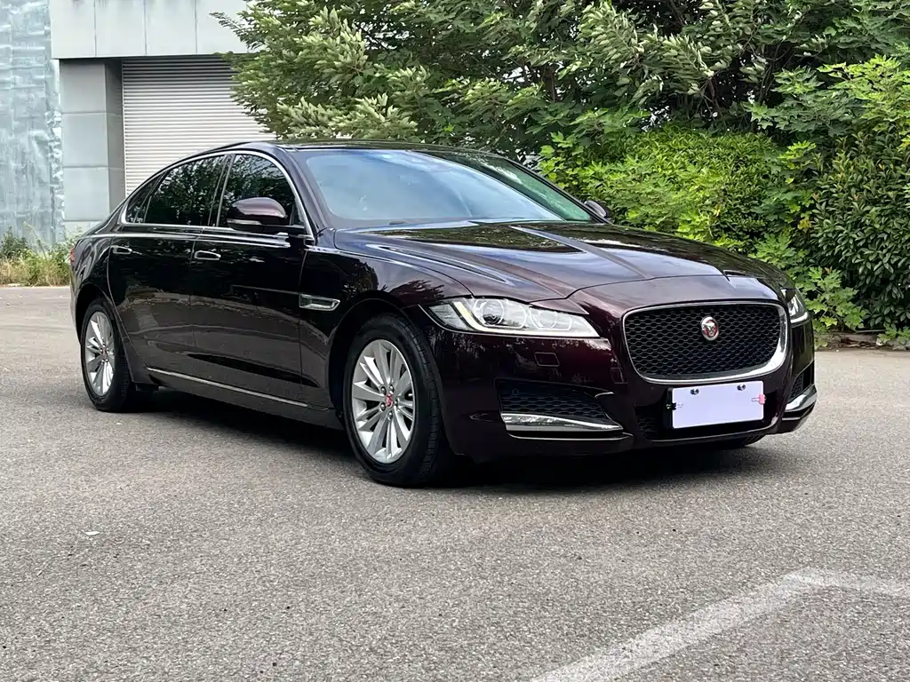 Jaguar XFL — миниатюра 8