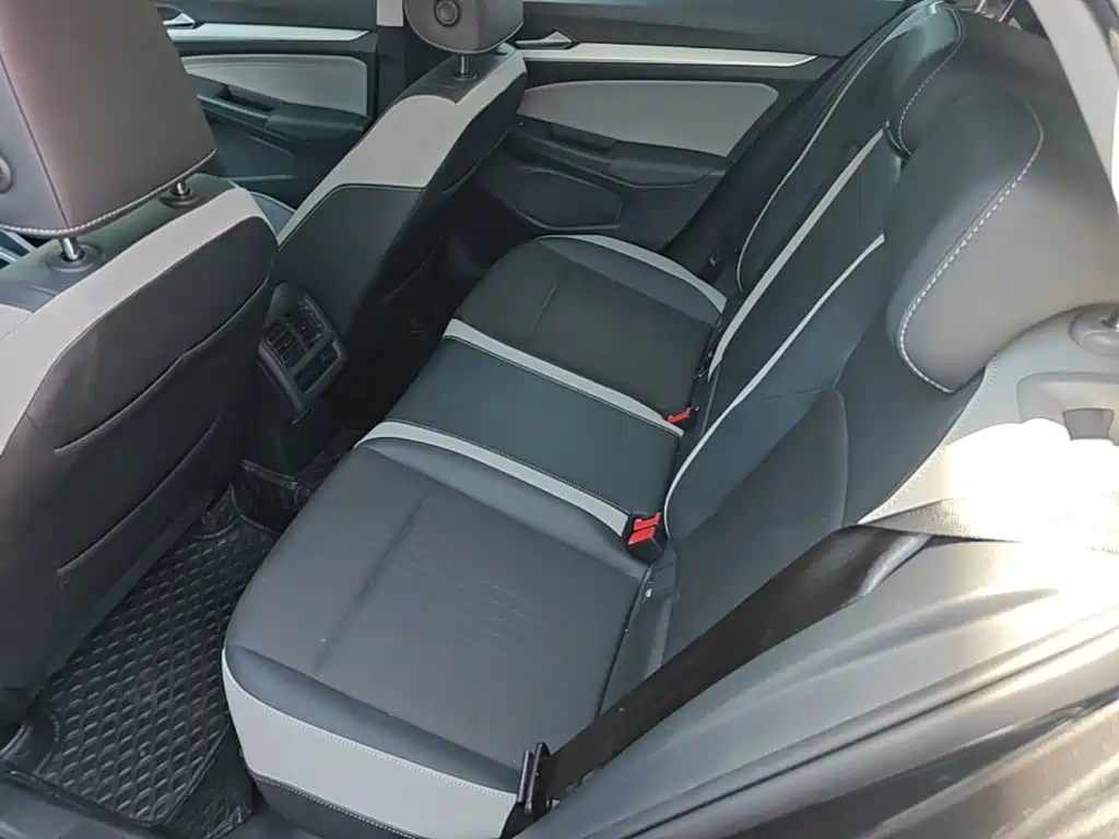 Volkswagen Golf — миниатюра 17