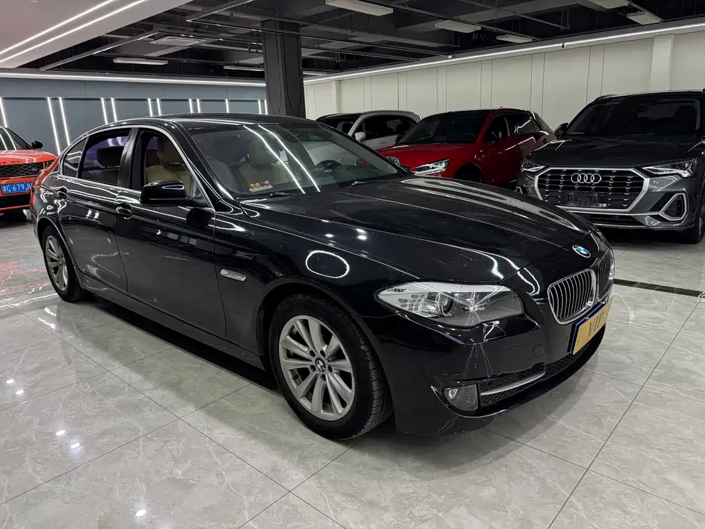 BMW 5 Series — миниатюра 3