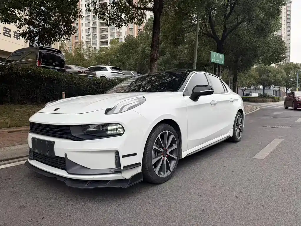 Lynk & Co 03 2020