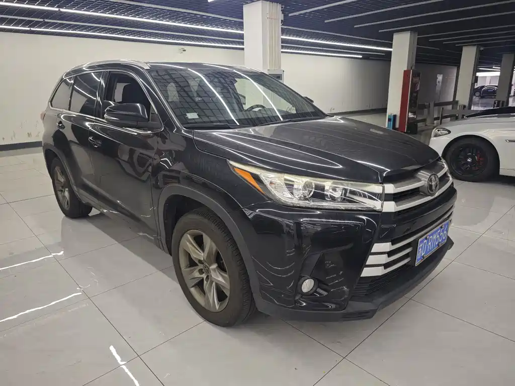 Toyota Highlander 2018 2.0T Luxury 7 мест V