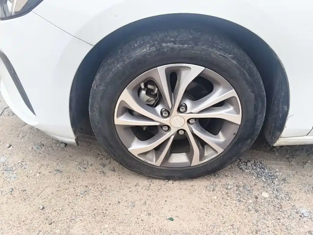 Buick Verano — миниатюра 23