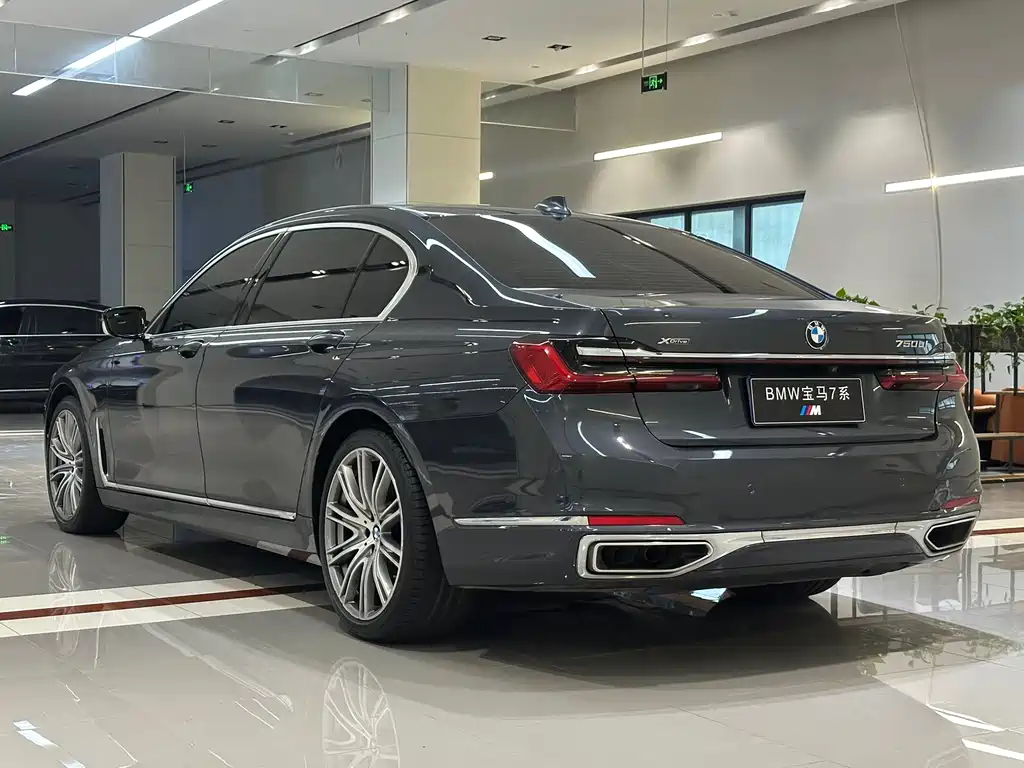 BMW 7 SERIES