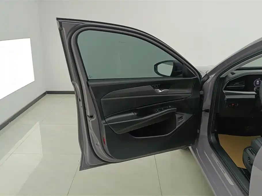 Volkswagen Passat 2025 Pro 380TSI