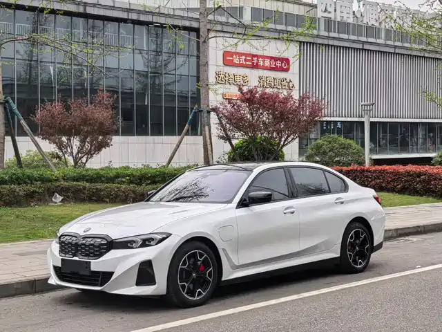 BMW i 3 2024 e Drive 35 L — фото 1