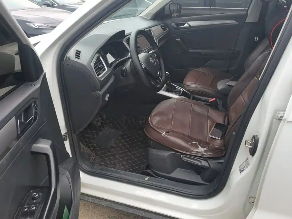Volkswagen T-Roc — миниатюра 16
