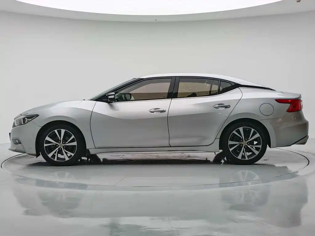Nissan Cima 2.5L XE Elite Edition, фото 8