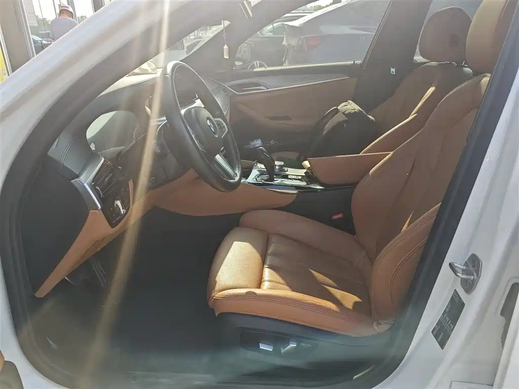 BMW 5 Series (Import) — миниатюра 6
