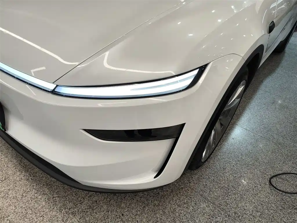 Tesla Model Y - фото 18