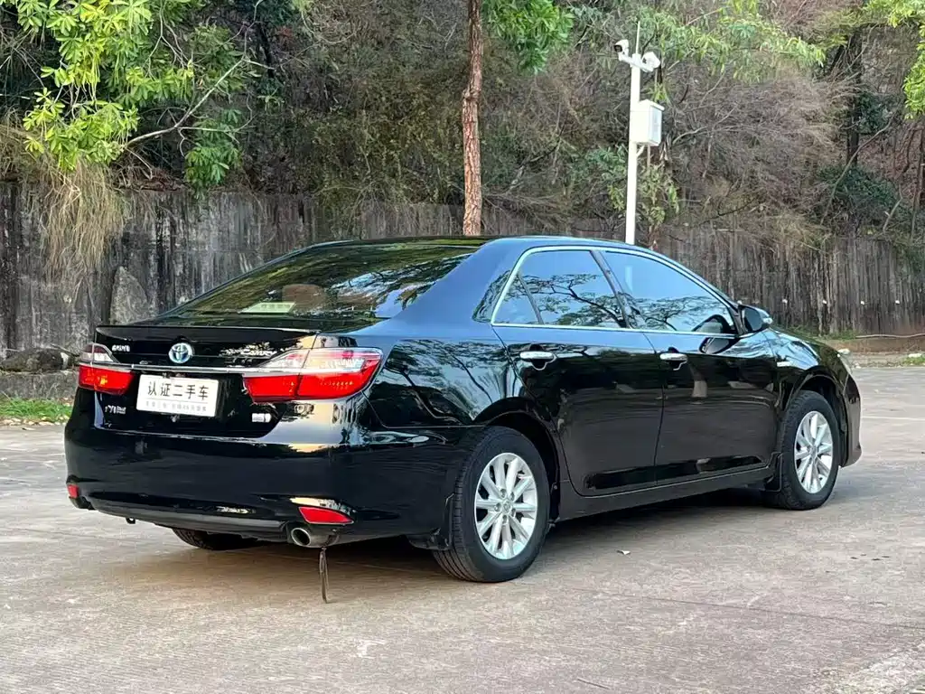 TOYOTA CAMRY