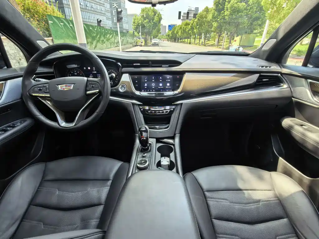 Cadillac XT6 — миниатюра 12