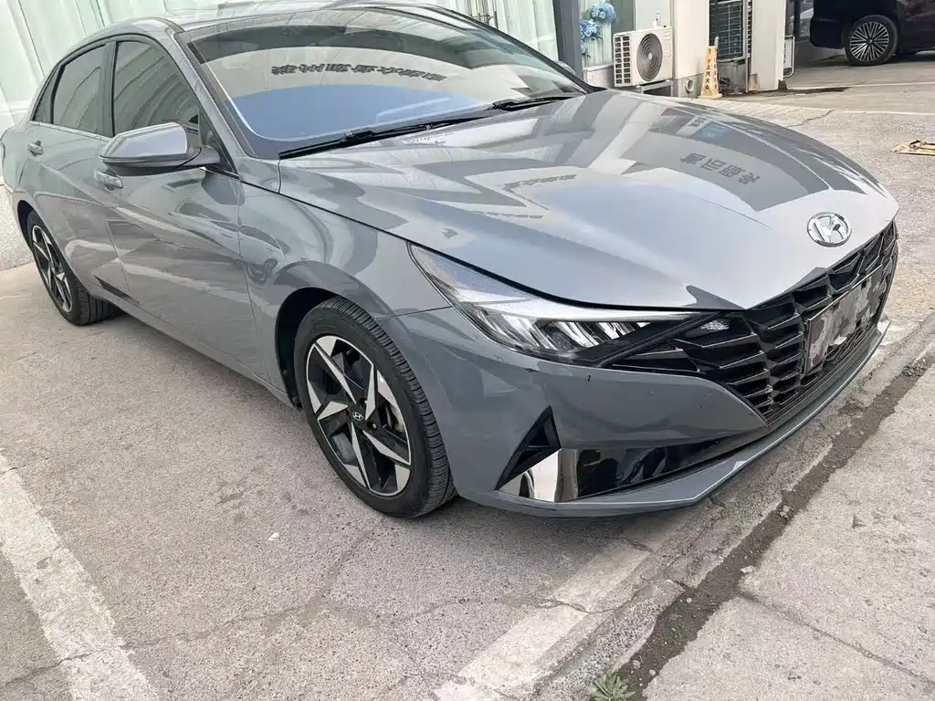 Hyundai Elantra — миниатюра 3