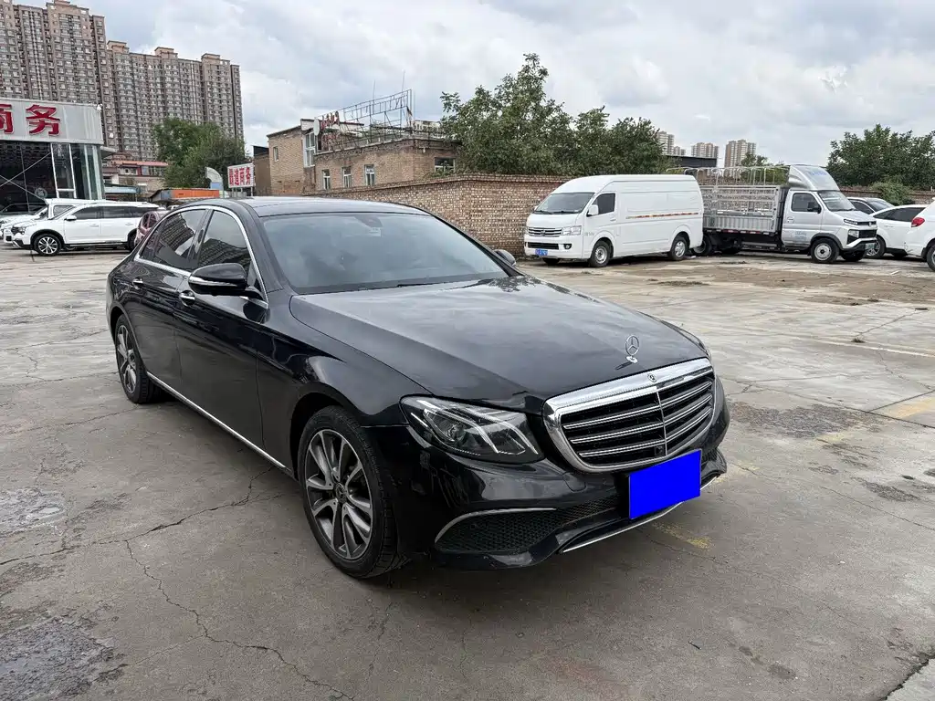 Mercedes-Benz E-Class — миниатюра 3