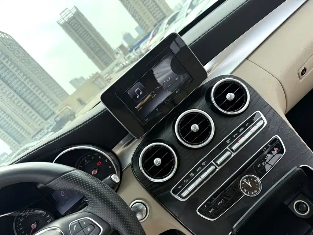 Mercedes-Benz C-Class — миниатюра 8