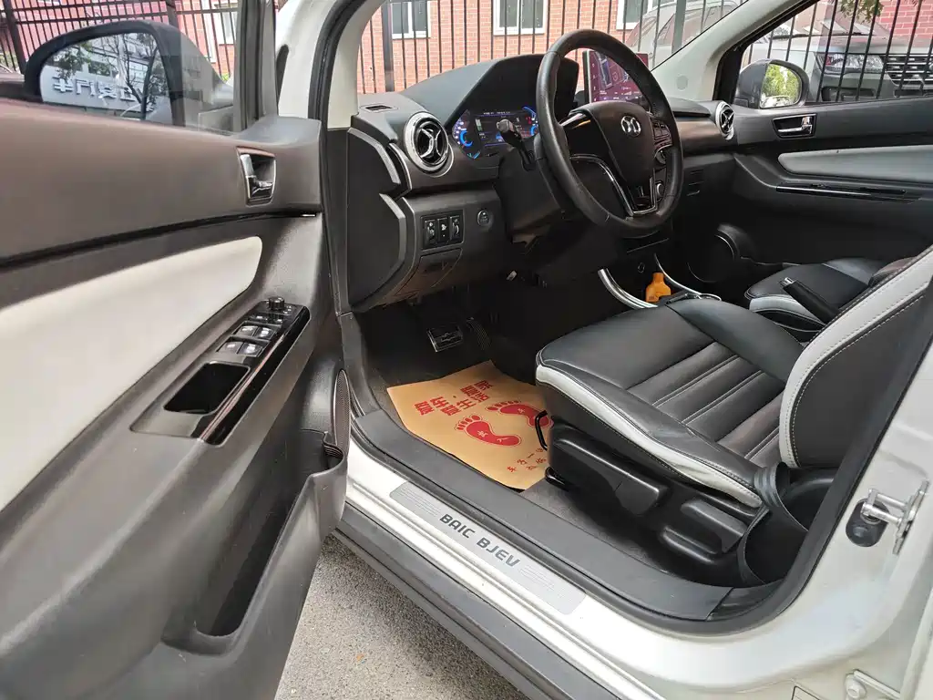 BAIC New Energy EC5 — миниатюра 4