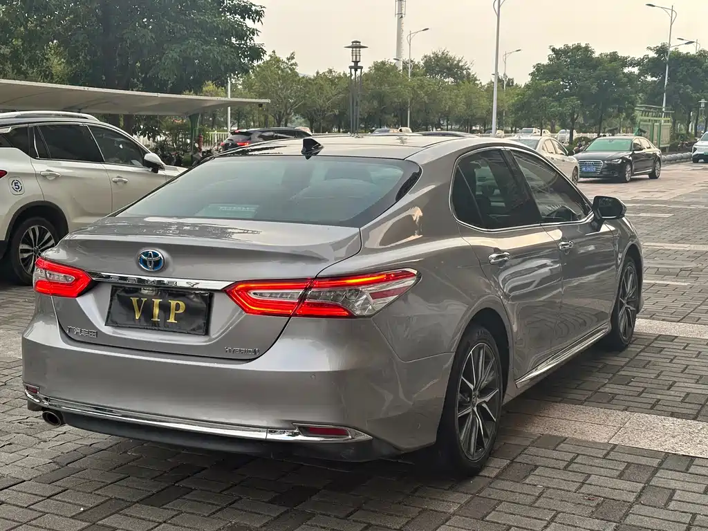 Toyota Camry — миниатюра 9