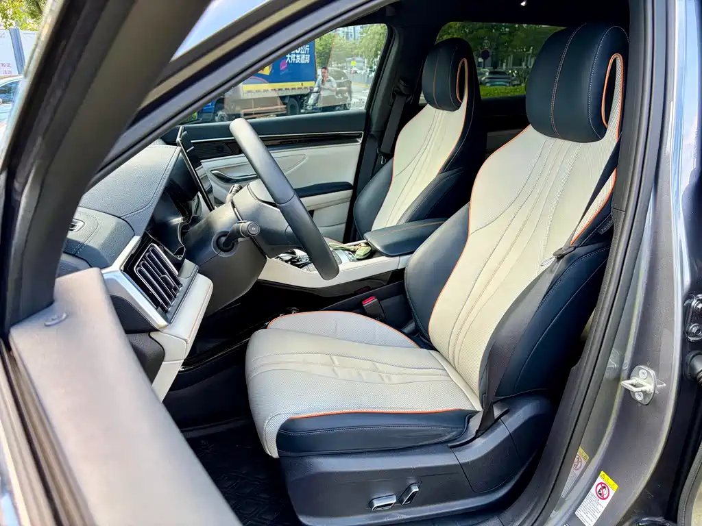 BYD PLUS New Energy — миниатюра 9