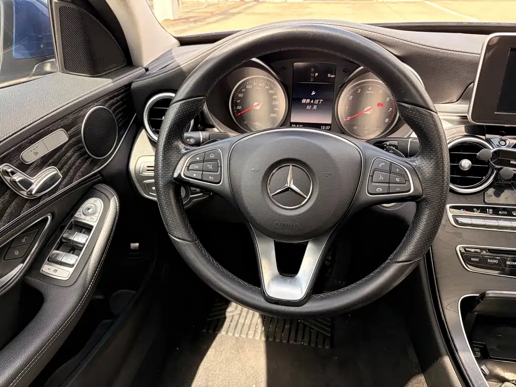 Mercedes-Benz C-Class — миниатюра 12