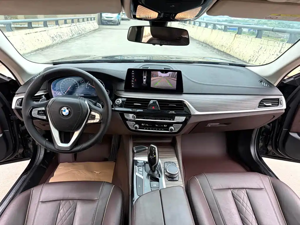 BMW 5 Series — миниатюра 5