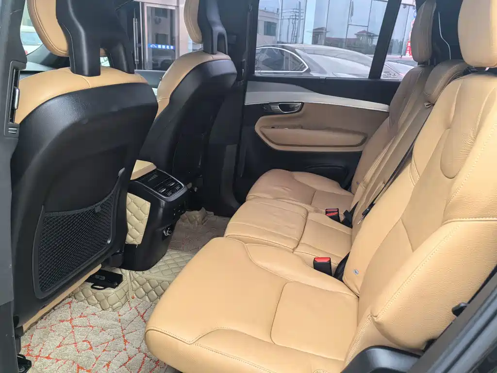 Volvo XC90 — миниатюра 8