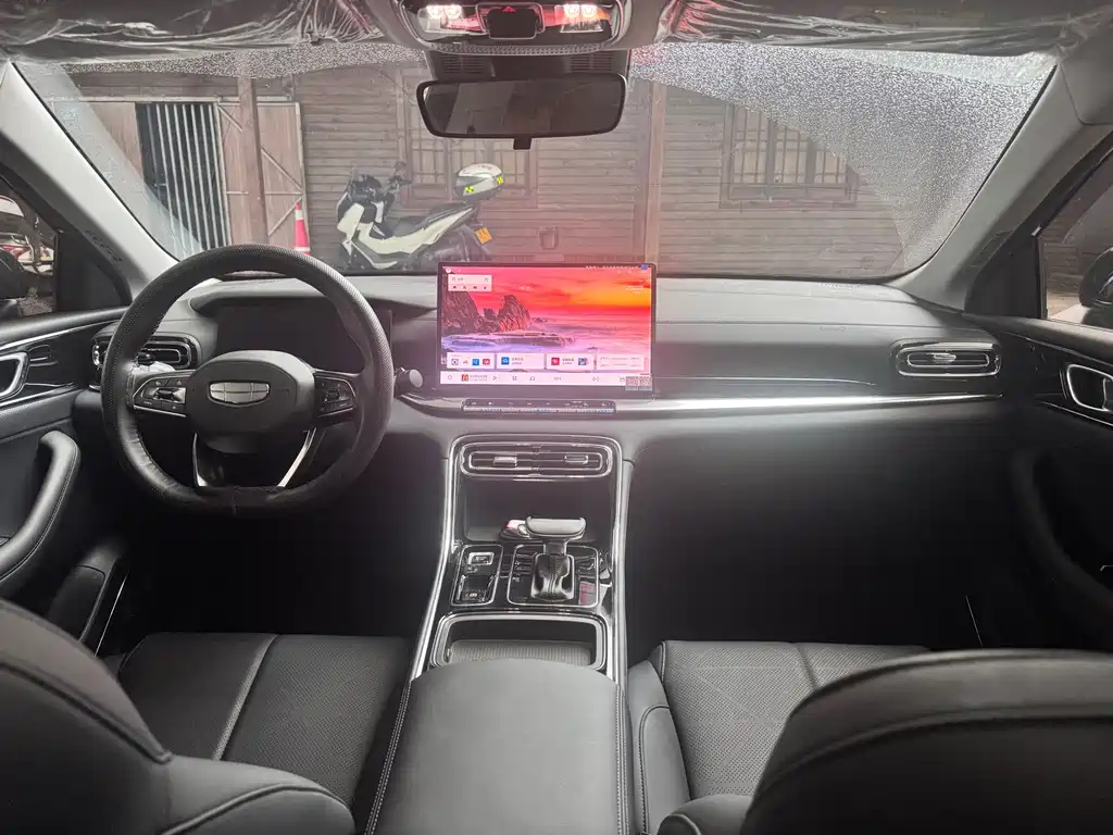 Geely Emgrand — миниатюра 15