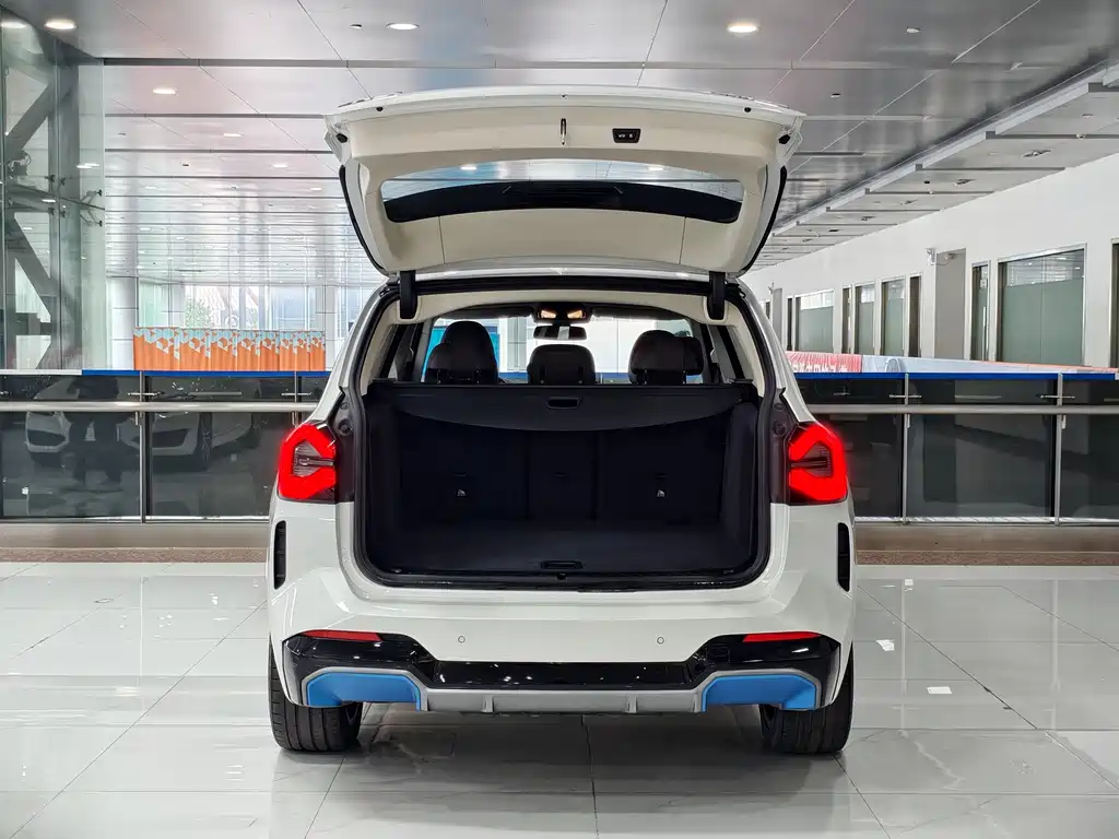 BMW iX3 — миниатюра 6