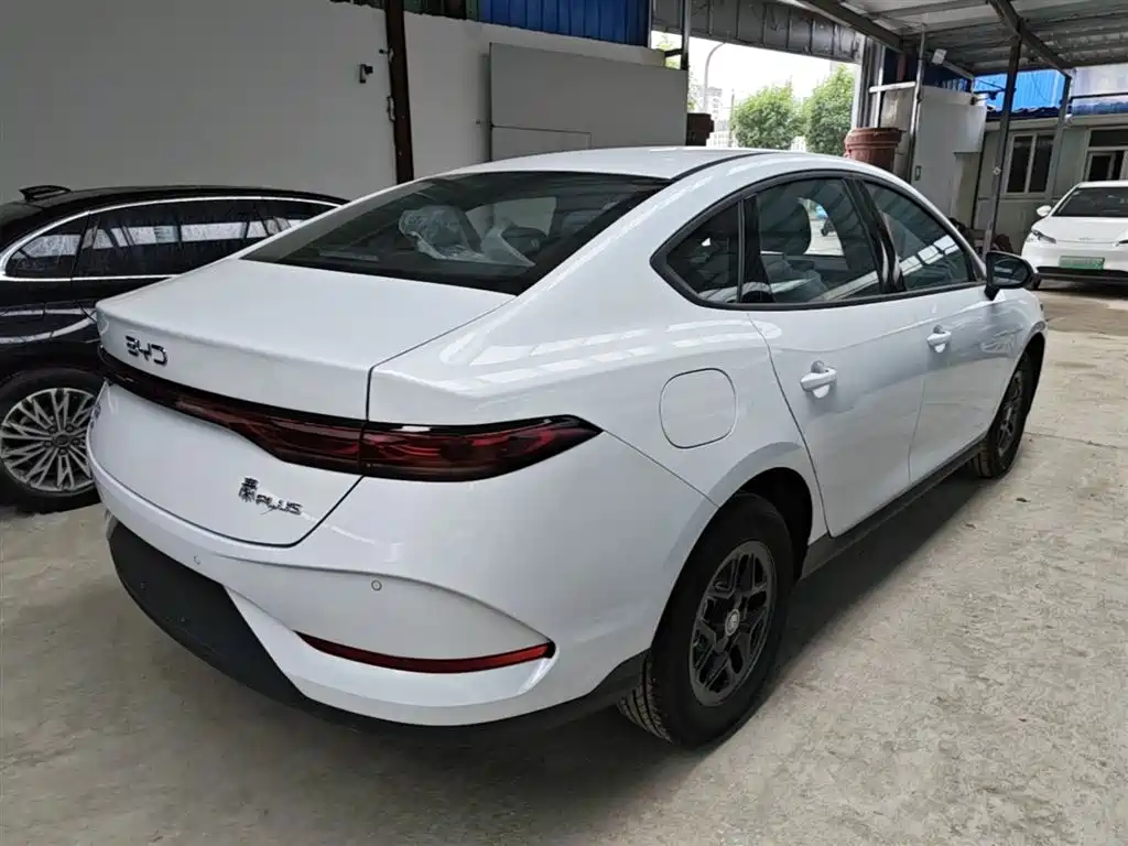 BYD Qin Plus PLUS 2025 DM-i Smart Drive 128KM