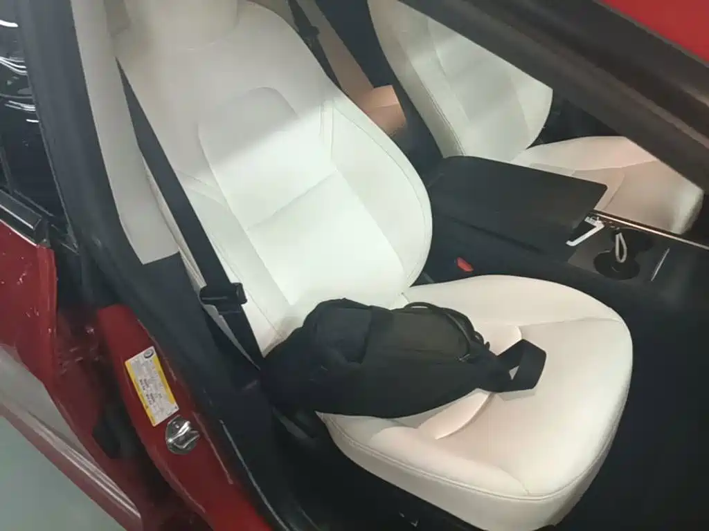 Tesla Model 3 — миниатюра 20