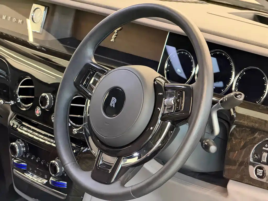 Rolls-Royce Phantom — миниатюра 5
