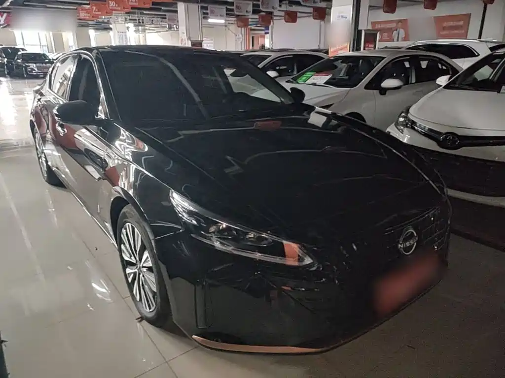 Nissan Altima 2024 2.0L SV Black Gold