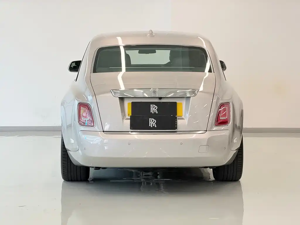 Rolls-Royce Phantom — миниатюра 26