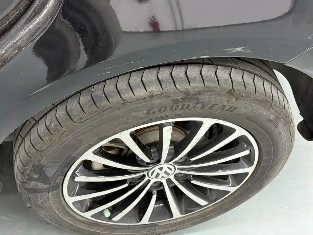 Volkswagen Touran — миниатюра 13