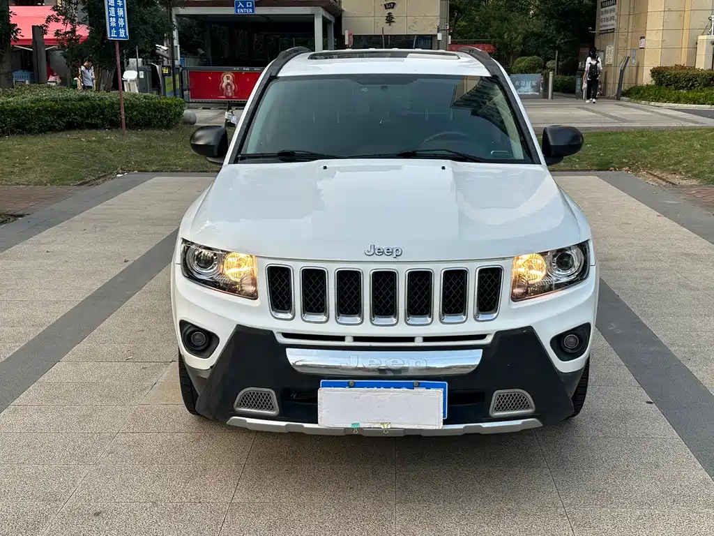 Jeep Compass (Import) — миниатюра 2