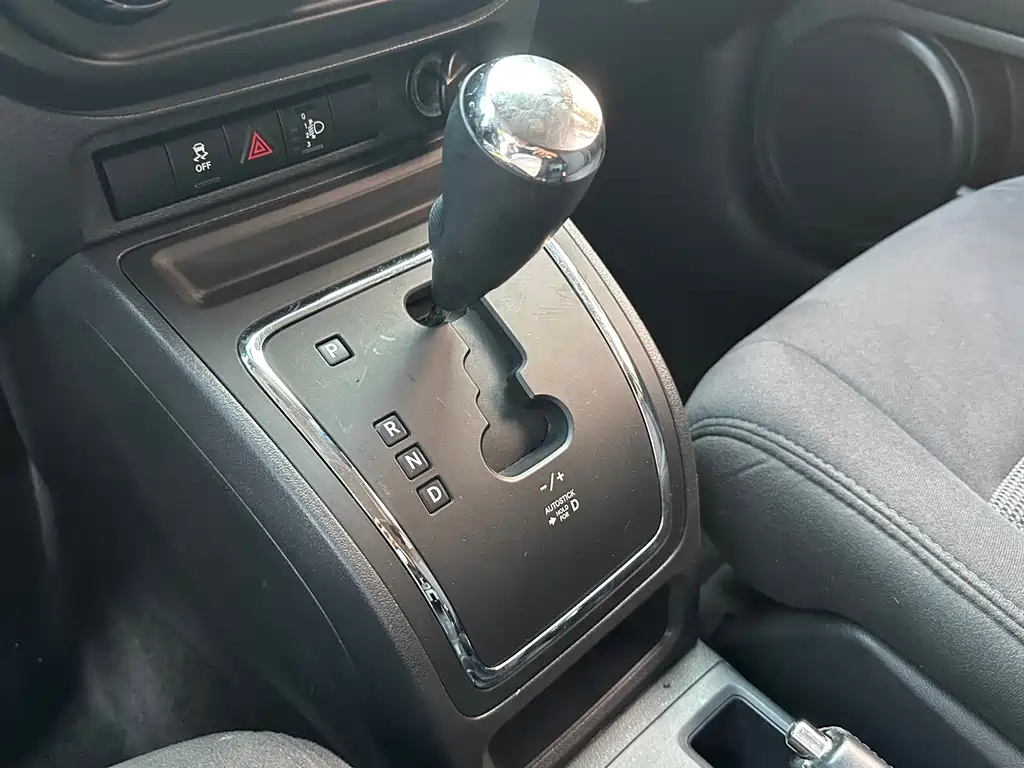 Jeep Compass (Import) — миниатюра 9