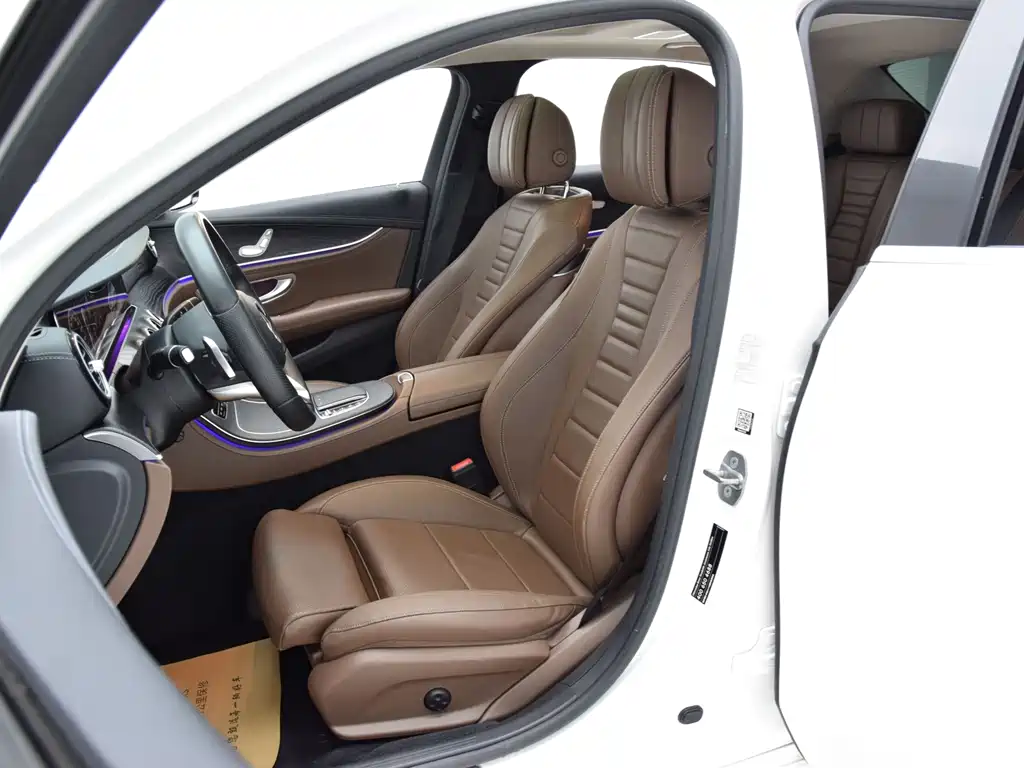 Mercedes-Benz E-Class — миниатюра 8