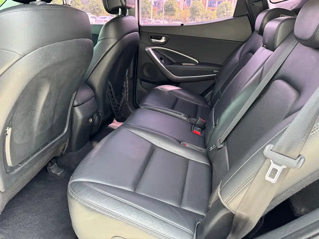 Hyundai Santa Fe — миниатюра 9
