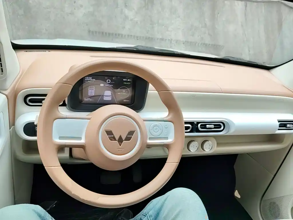 Wuling MINIEV — миниатюра 10