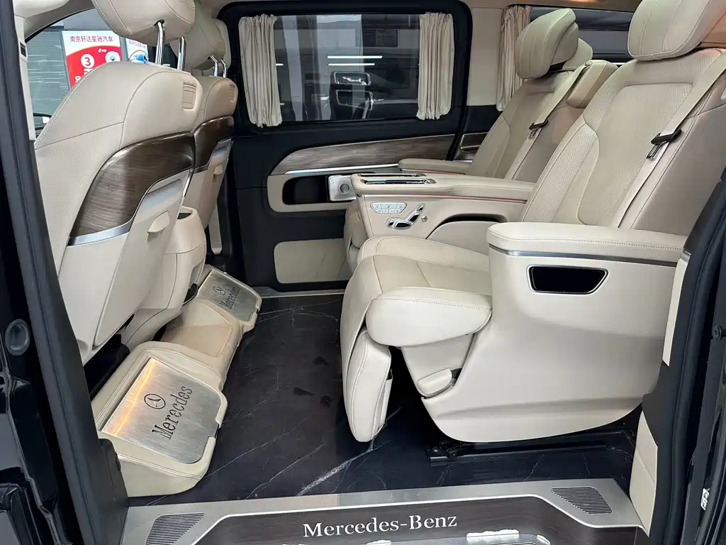 Mercedes-Benz V-Class — миниатюра 10