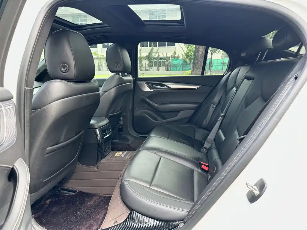 Cadillac CT5 — миниатюра 6
