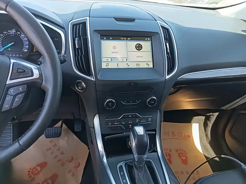 Ford Edge — миниатюра 13