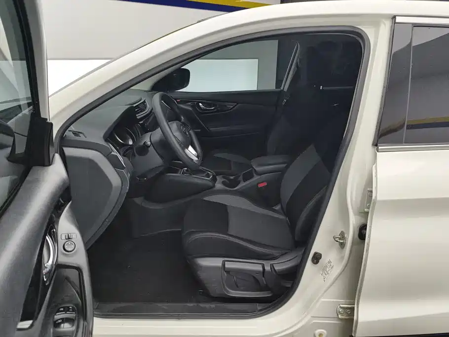 Nissan Qashqai — миниатюра 9