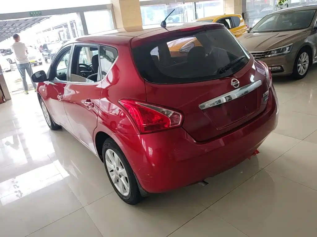 Nissan Tiida — миниатюра 5