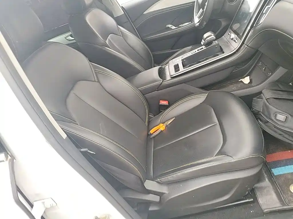 Roewe i6 MAX New Energy — миниатюра 25