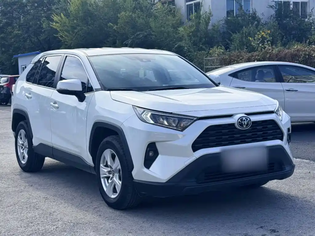 Toyota RAV4 — миниатюра 11
