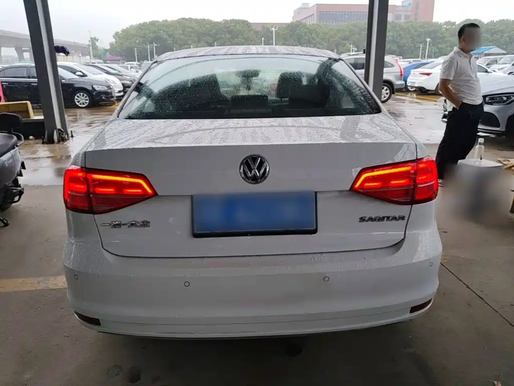 Volkswagen Sagitar — миниатюра 6