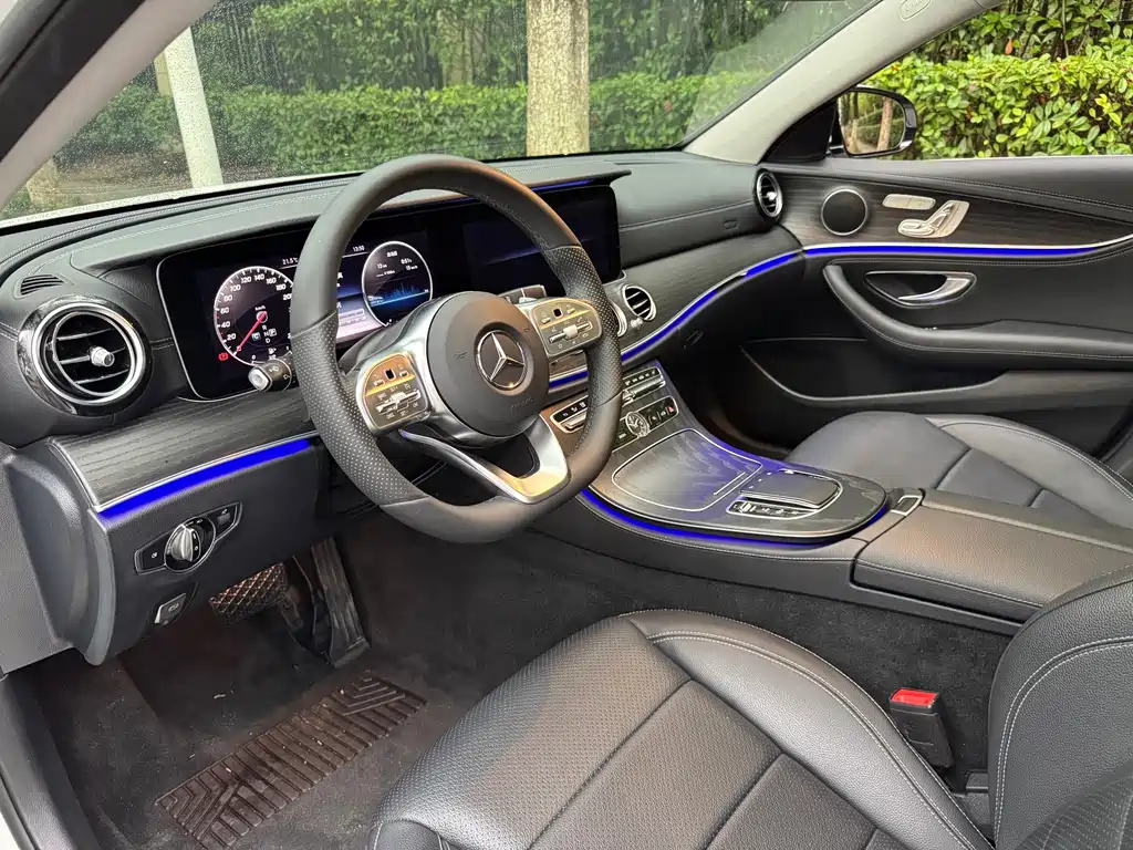 Mercedes-Benz E-Class — миниатюра 6