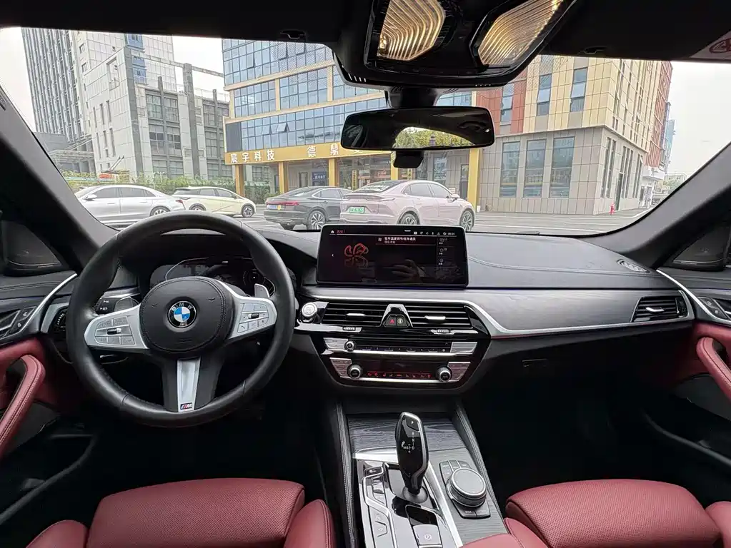 BMW 5 Series — миниатюра 5