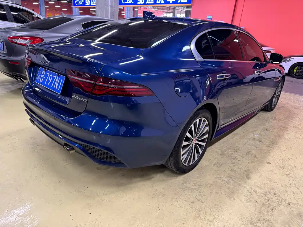 Jaguar XEL 2021 2.0T 200PS R-DYNAMIC Sport